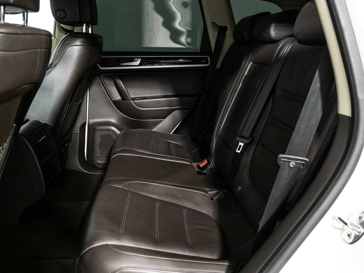 Volkswagen Touareg с пробегом — 2013 год. Фото: #9