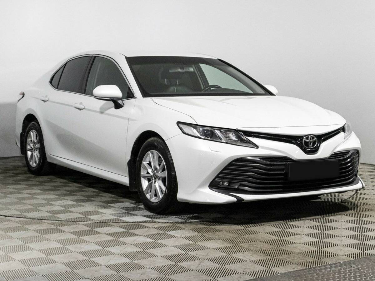 Toyota Camry с пробегом — 2020 год. Фото: #2