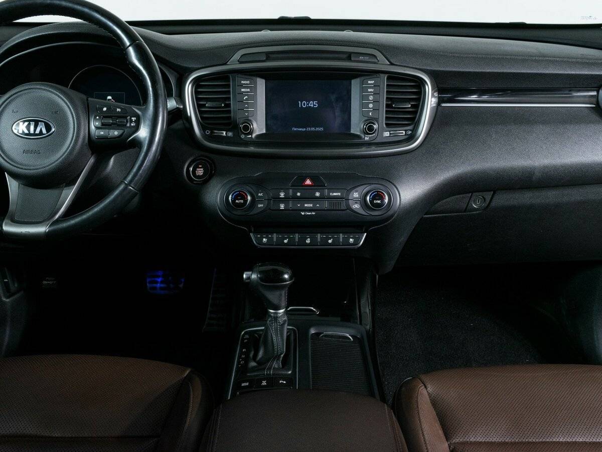 Kia Sorento с пробегом — 2017 год. Фото: #11
