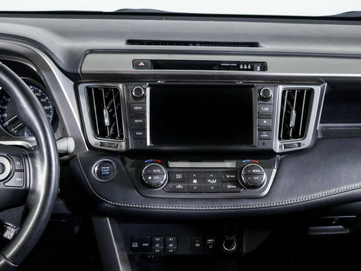 Toyota RAV4 с пробегом — 2017 год. Фото: #9