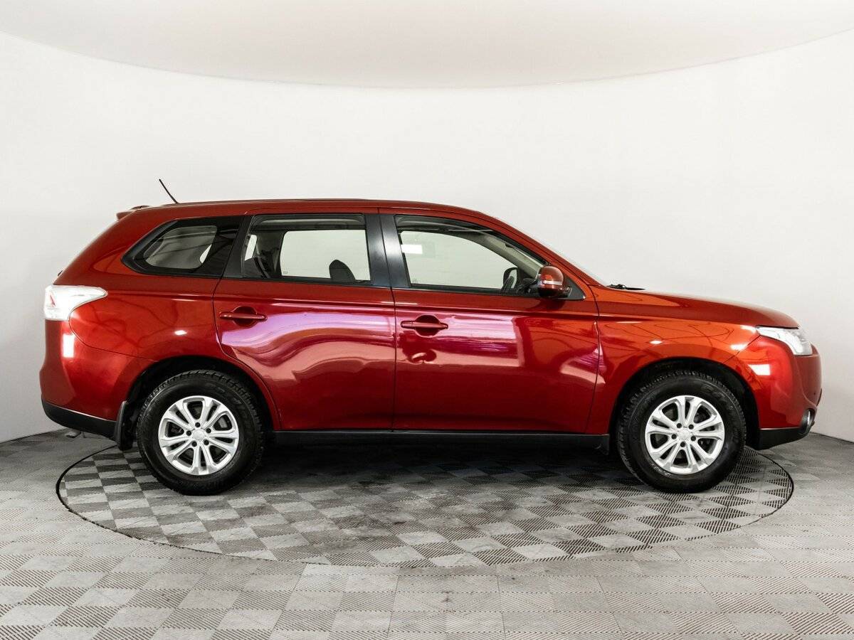 Mitsubishi Outlander с пробегом — 2014 год. Фото: #3
