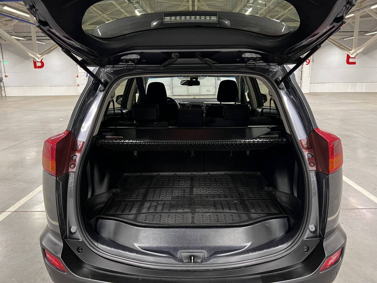 Toyota RAV4 с пробегом — 2013 год. Фото: #9