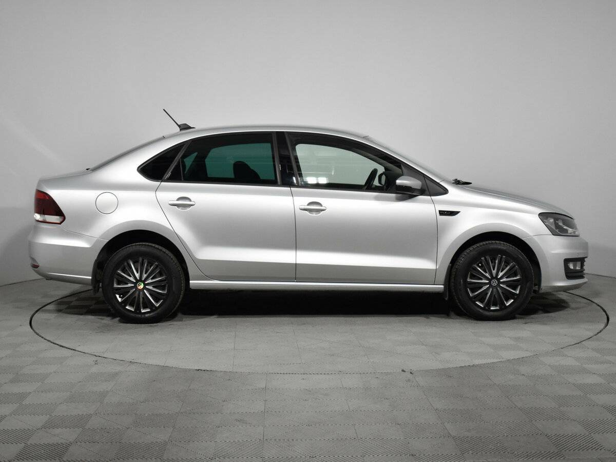 Volkswagen Polo с пробегом — 2018 год. Фото: #4