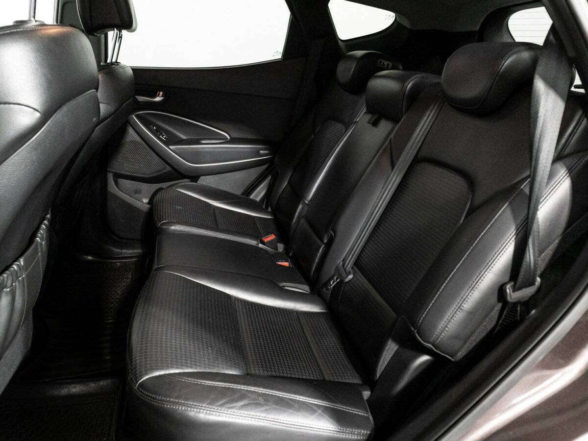 Hyundai Santa Fe с пробегом — 2012 год. Фото: #9