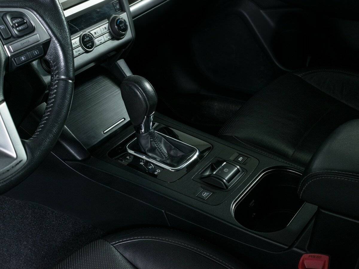 Subaru Outback с пробегом — 2015 год. Фото: #15