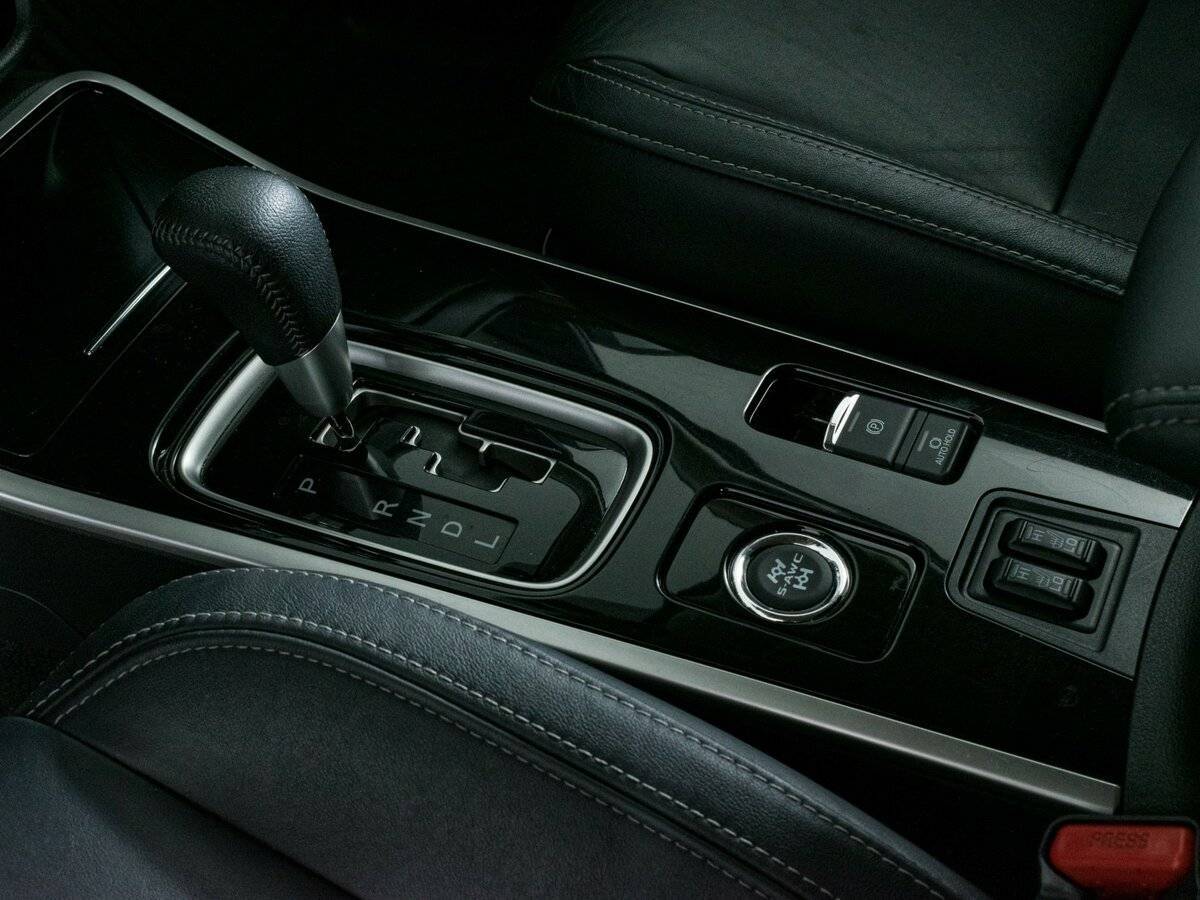 Mitsubishi Outlander с пробегом — 2020 год. Фото: #16