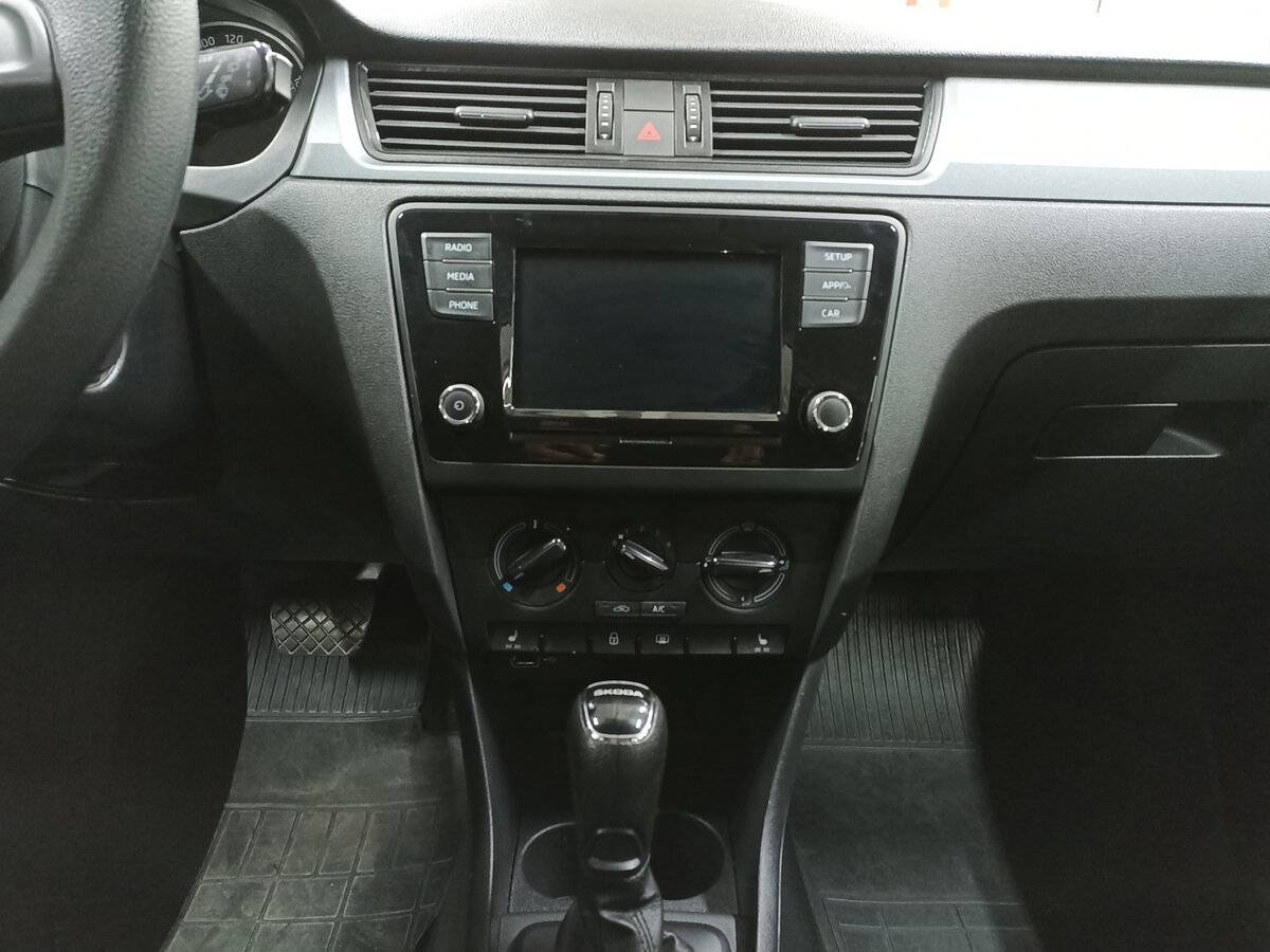 Skoda Rapid с пробегом — 2019 год. Фото: #14