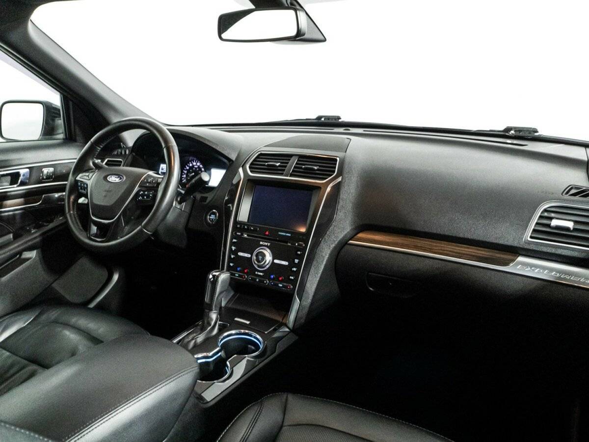 Ford Explorer с пробегом — 2017 год. Фото: #6