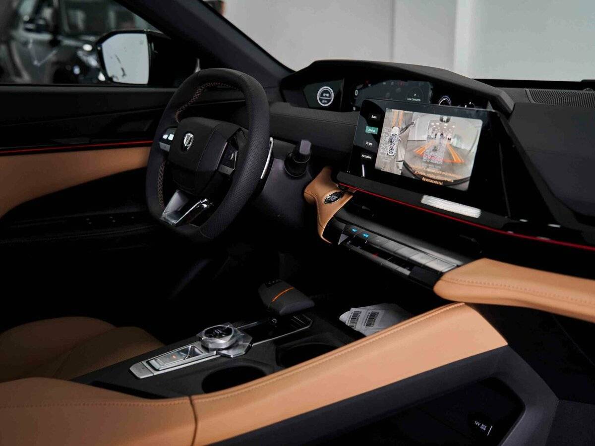 Changan UNI-V с пробегом — 2024 год. Фото: #17