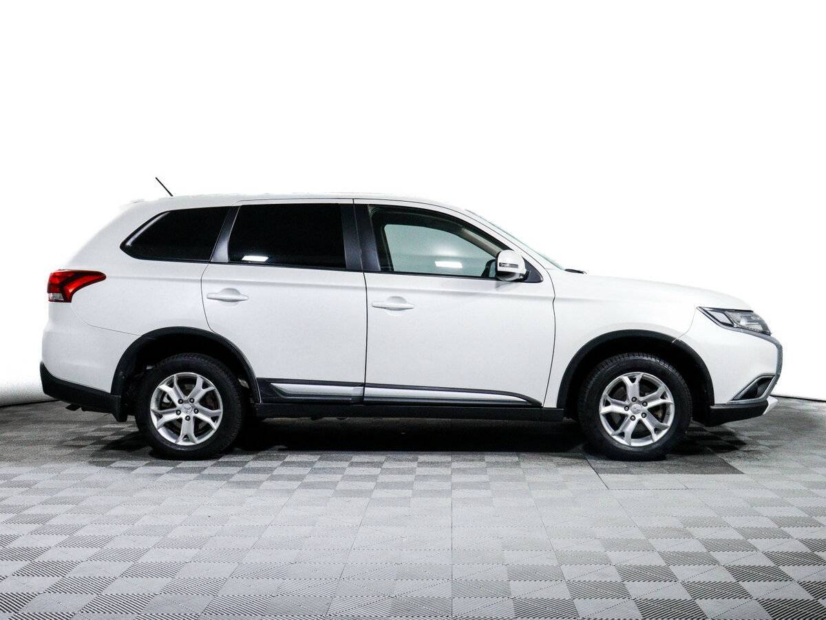 Mitsubishi Outlander с пробегом — 2015 год. Фото: #3
