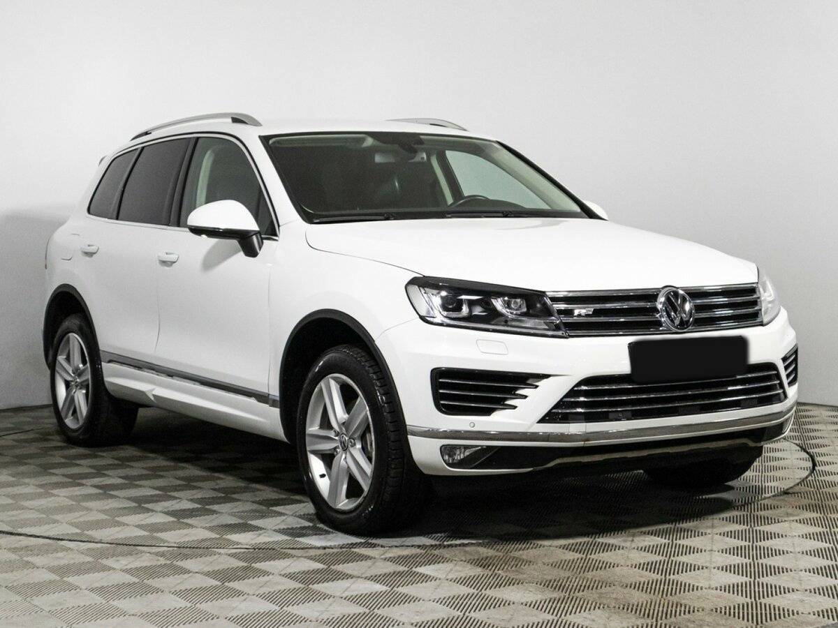 Volkswagen Touareg с пробегом — 2015 год. Фото: #2