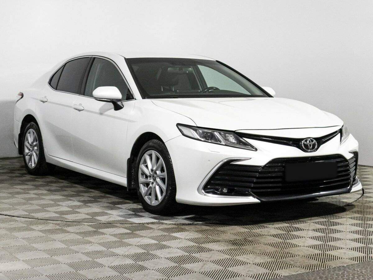 Toyota Camry с пробегом — 2021 год. Фото: #2