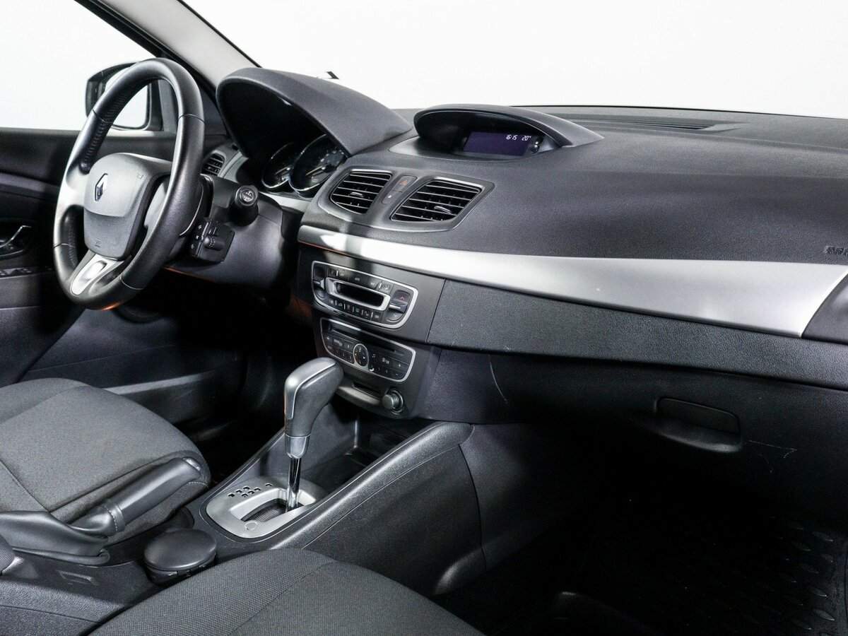 Renault Fluence с пробегом — 2012 год. Фото: #6