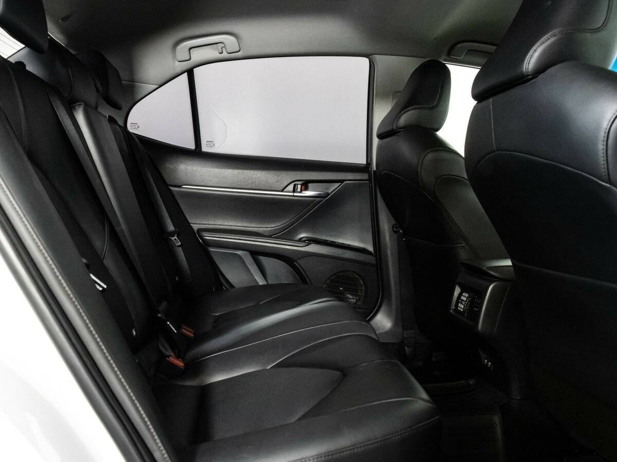 Toyota Camry с пробегом — 2018 год. Фото: #18