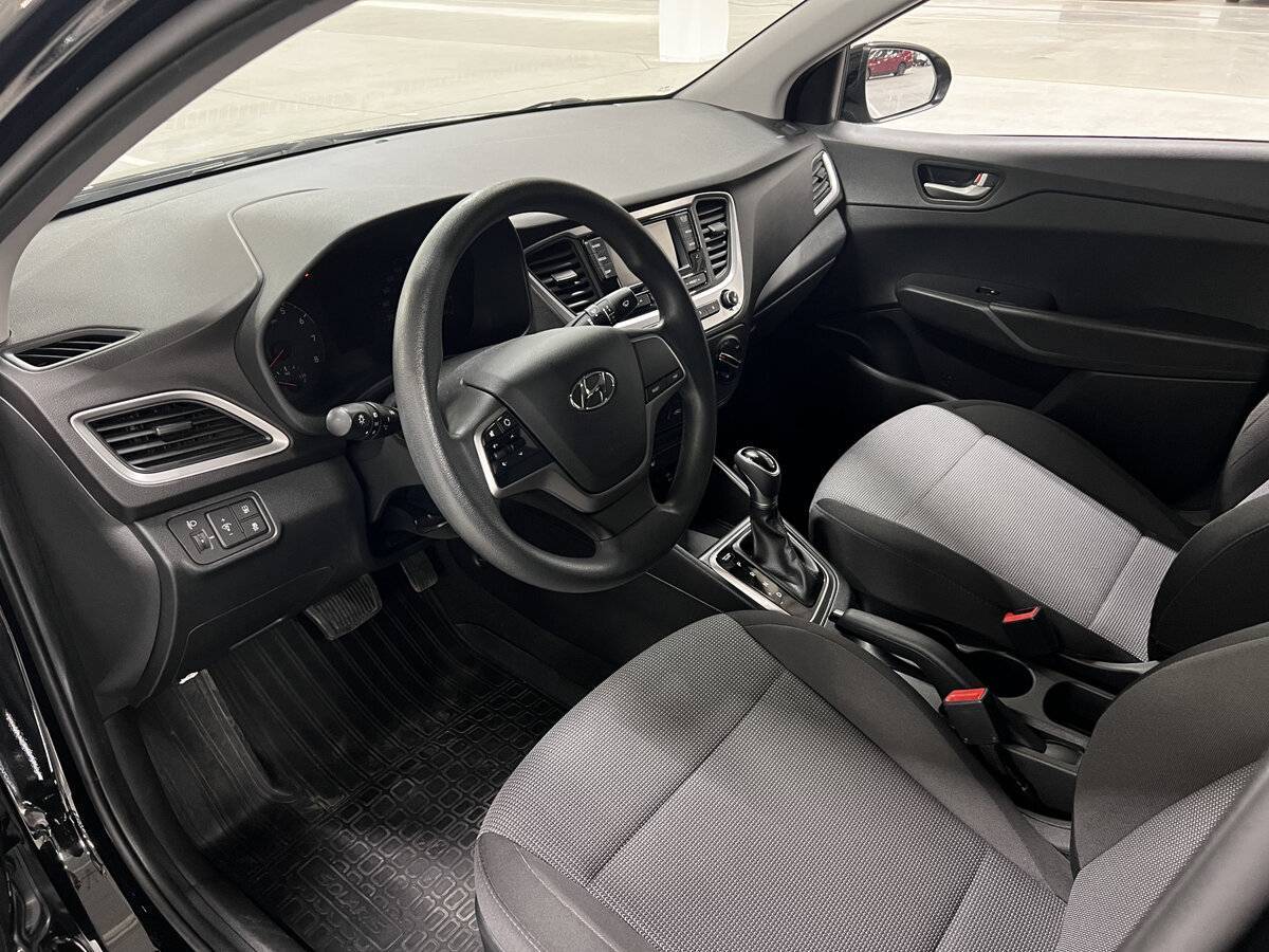 Hyundai Solaris с пробегом — 2017 год. Фото: #13