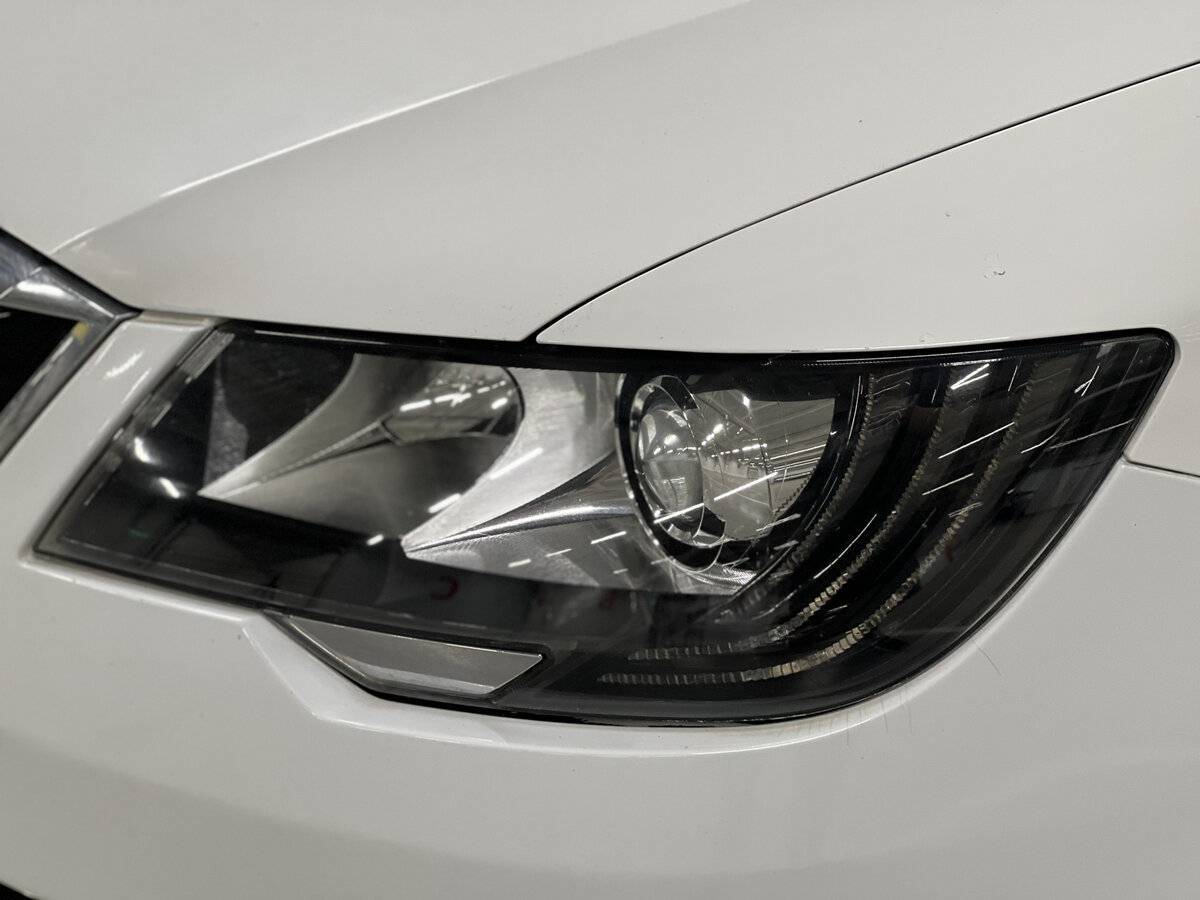 Skoda Superb с пробегом — 2014 год. Фото: #16