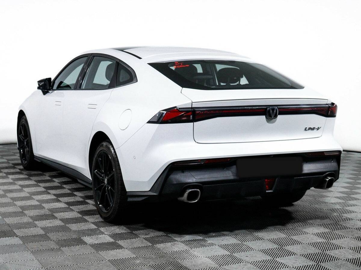 Changan UNI-V с пробегом — 2023 год. Фото: #6