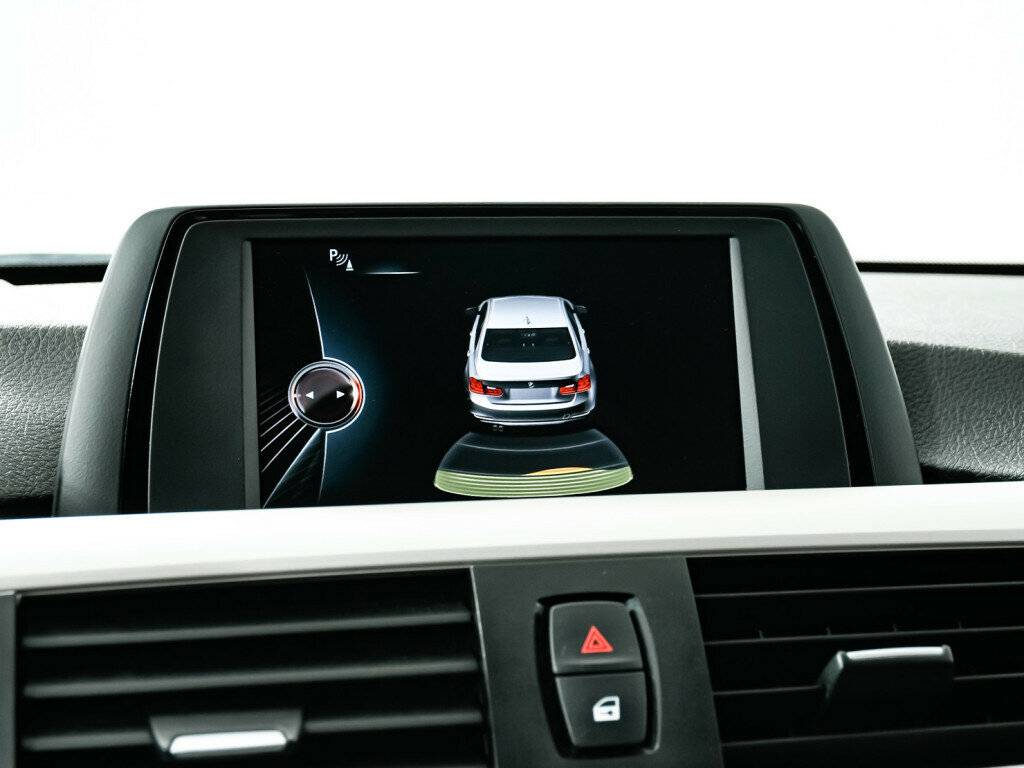 BMW 3 серии с пробегом — 2015 год. Фото: #12