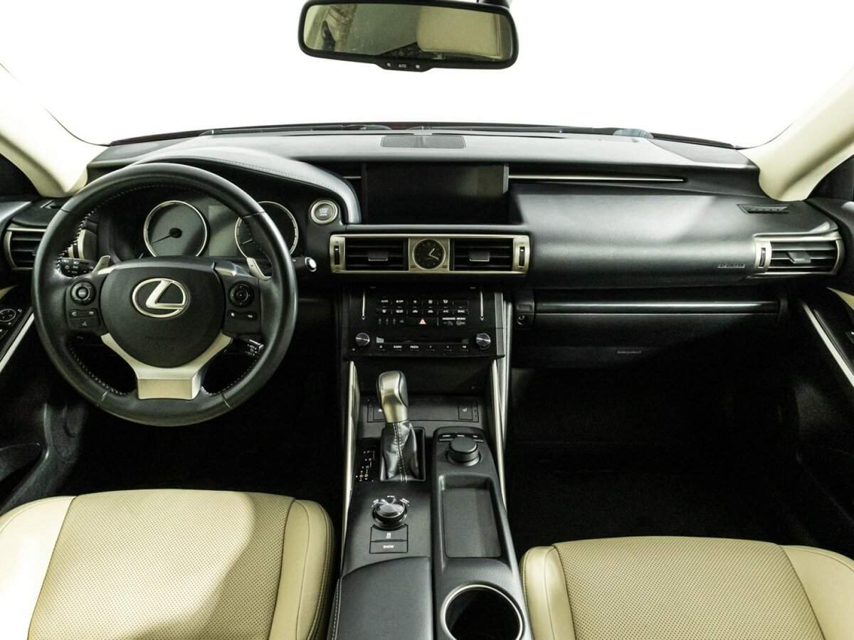 Lexus IS с пробегом — 2014 год. Фото: #12