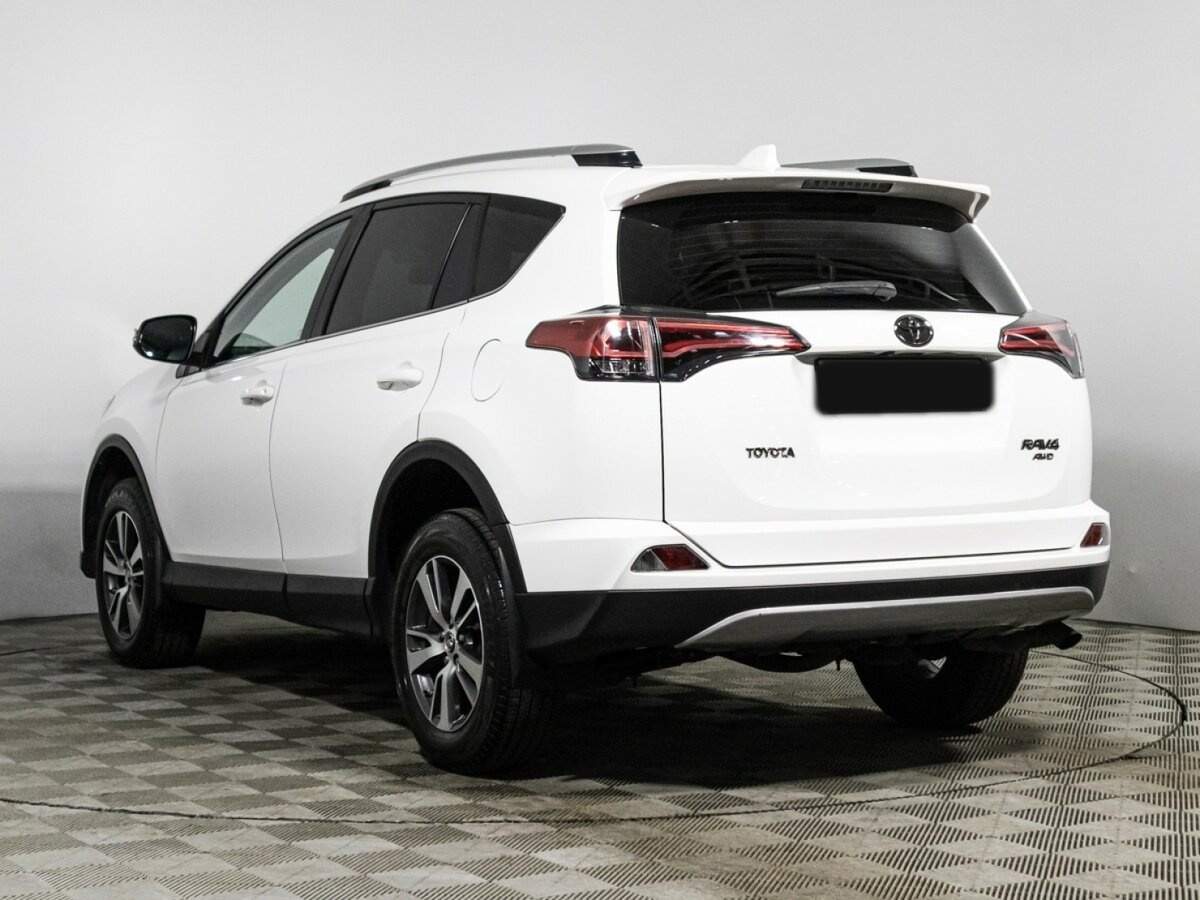Toyota RAV4 с пробегом — 2019 год. Фото: #6
