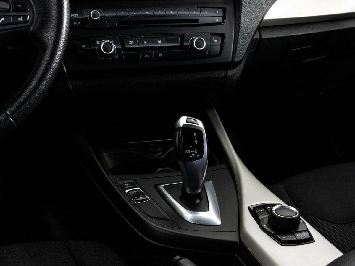 BMW 1 серии с пробегом — 2012 год. Фото: #11