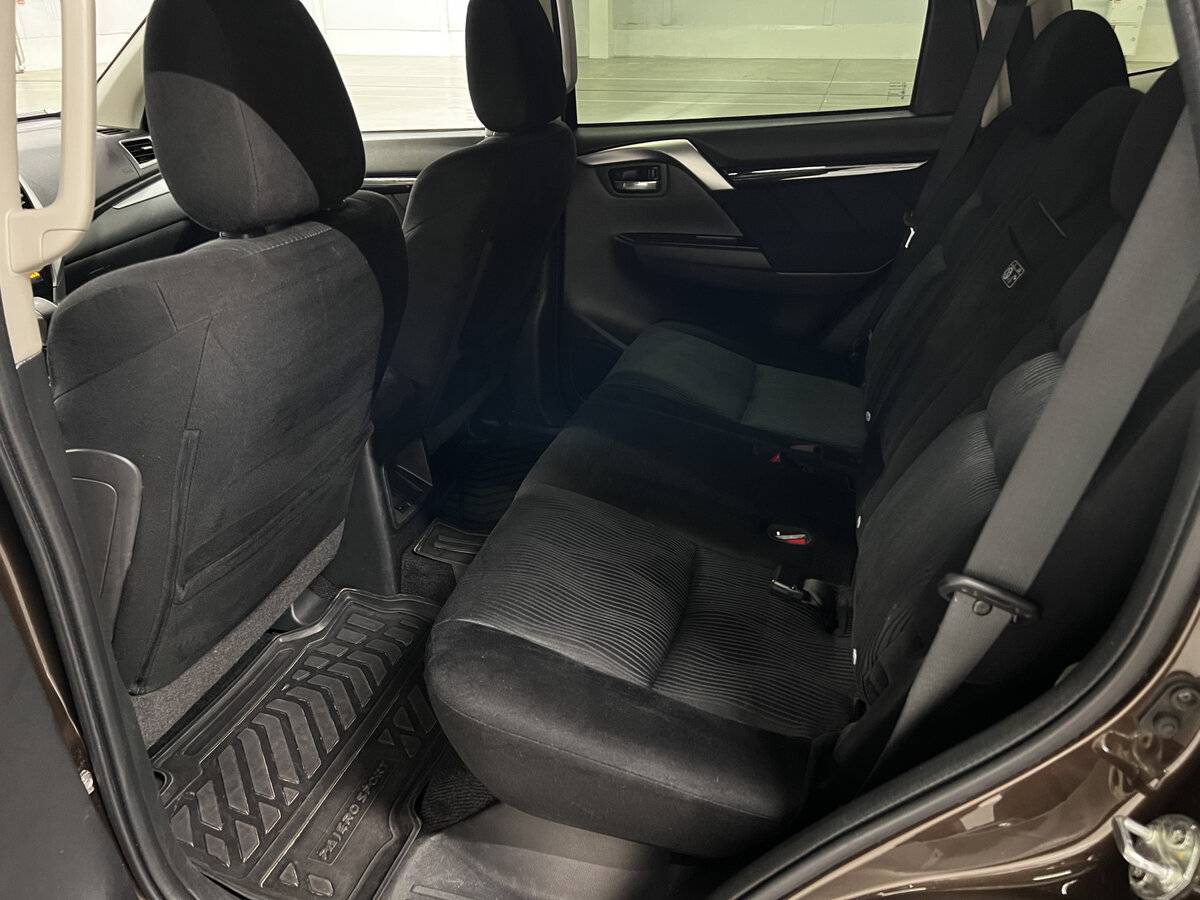 Mitsubishi Pajero Sport с пробегом — 2018 год. Фото: #10