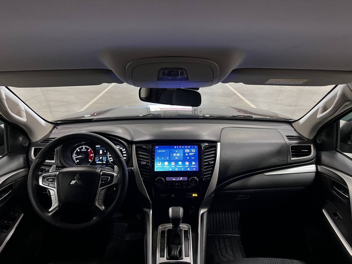 Mitsubishi Pajero Sport с пробегом — 2018 год. Фото: #12