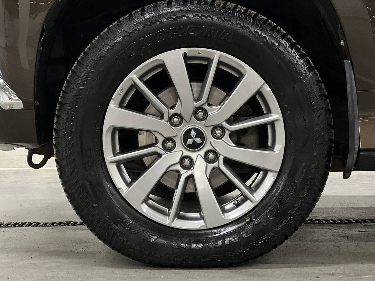 Mitsubishi Pajero Sport с пробегом — 2018 год. Фото: #16