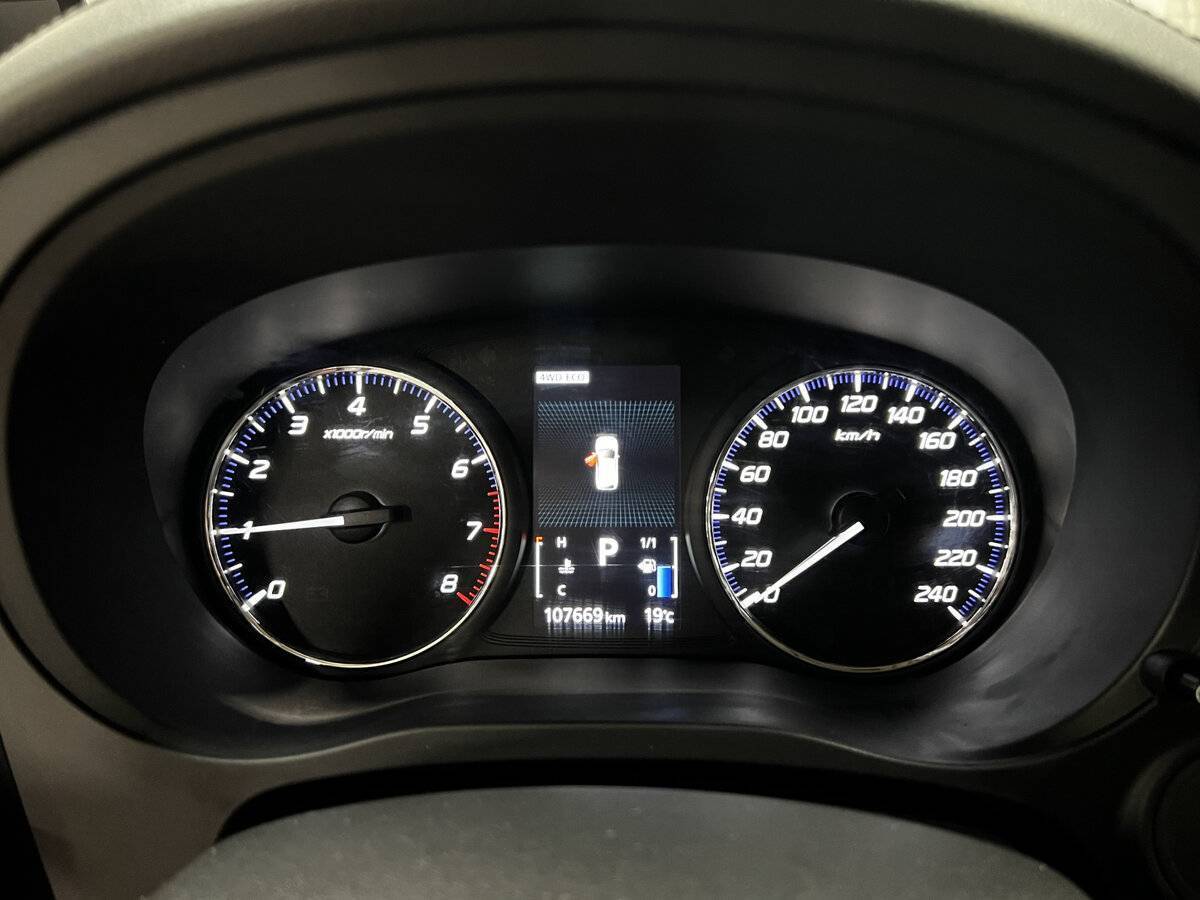 Mitsubishi Outlander с пробегом — 2017 год. Фото: #12