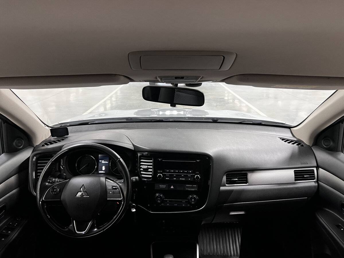 Mitsubishi Outlander с пробегом — 2017 год. Фото: #13