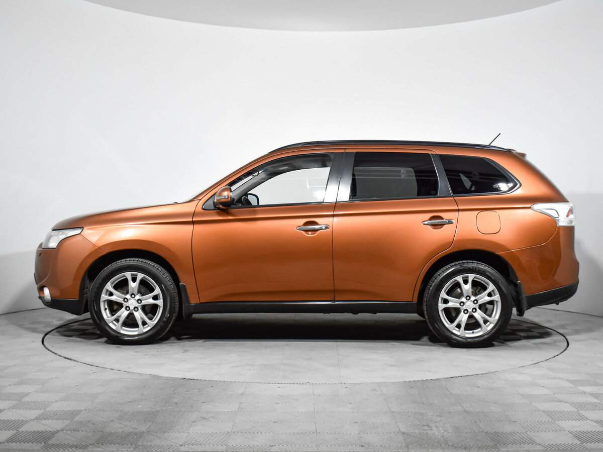Mitsubishi Outlander с пробегом — 2012 год. Фото: #3