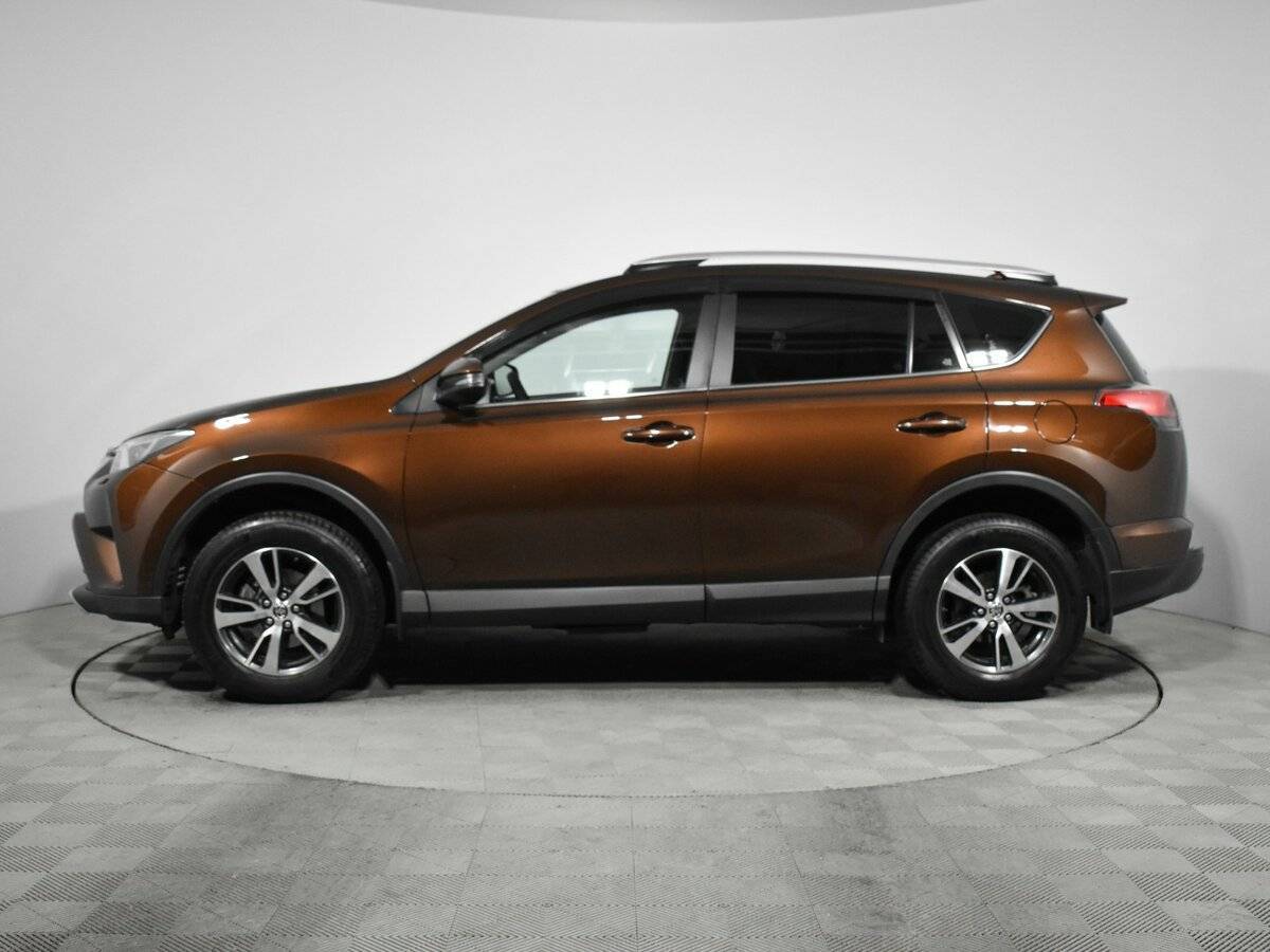 Toyota RAV4 с пробегом — 2017 год. Фото: #3