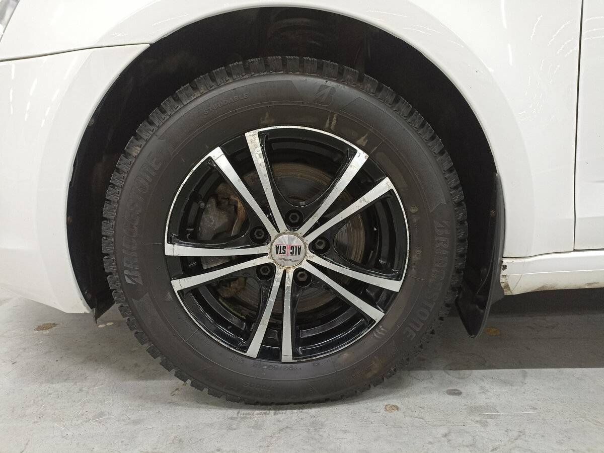 Skoda Octavia с пробегом — 2013 год. Фото: #17