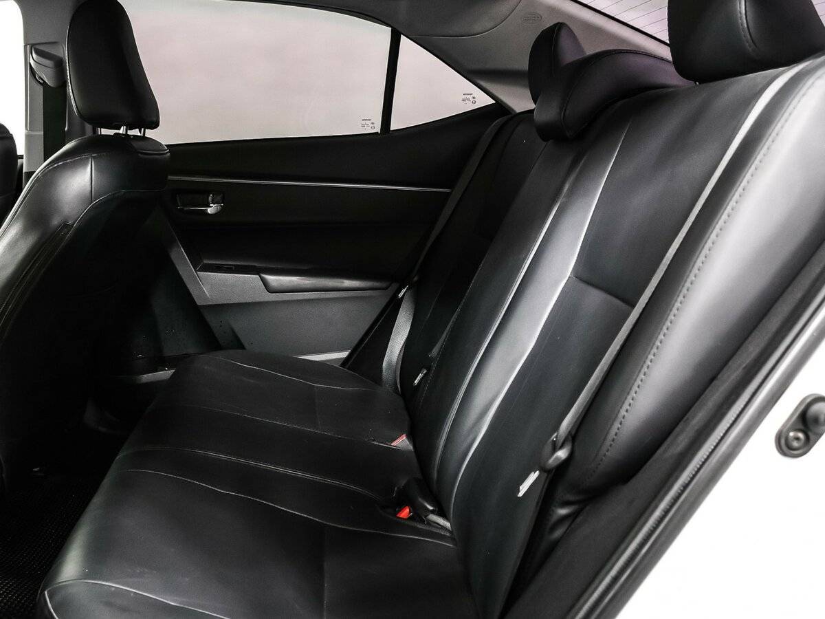 Toyota Corolla с пробегом — 2013 год. Фото: #12