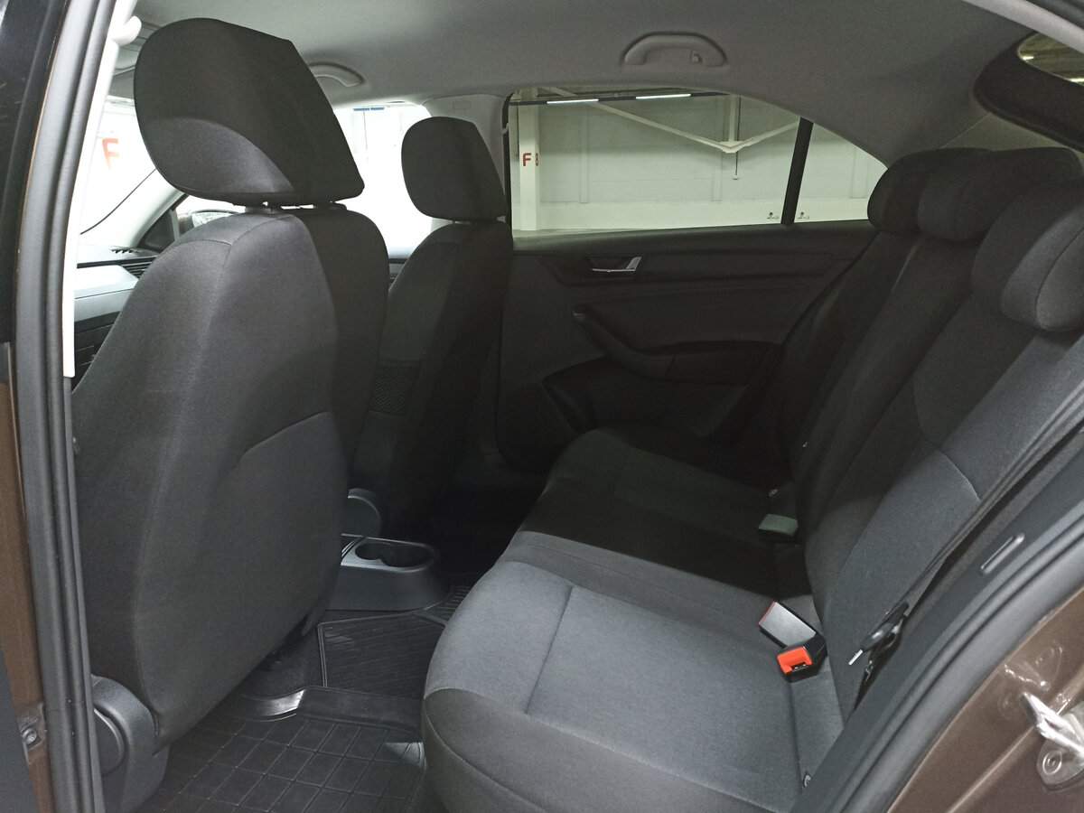 Skoda Rapid с пробегом — 2019 год. Фото: #11