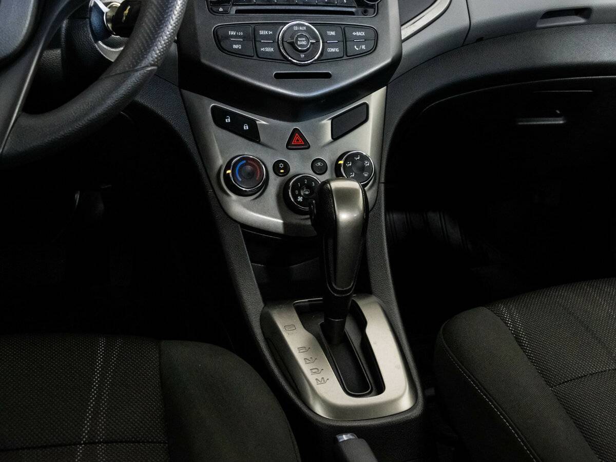 Chevrolet Aveo с пробегом — 2014 год. Фото: #11