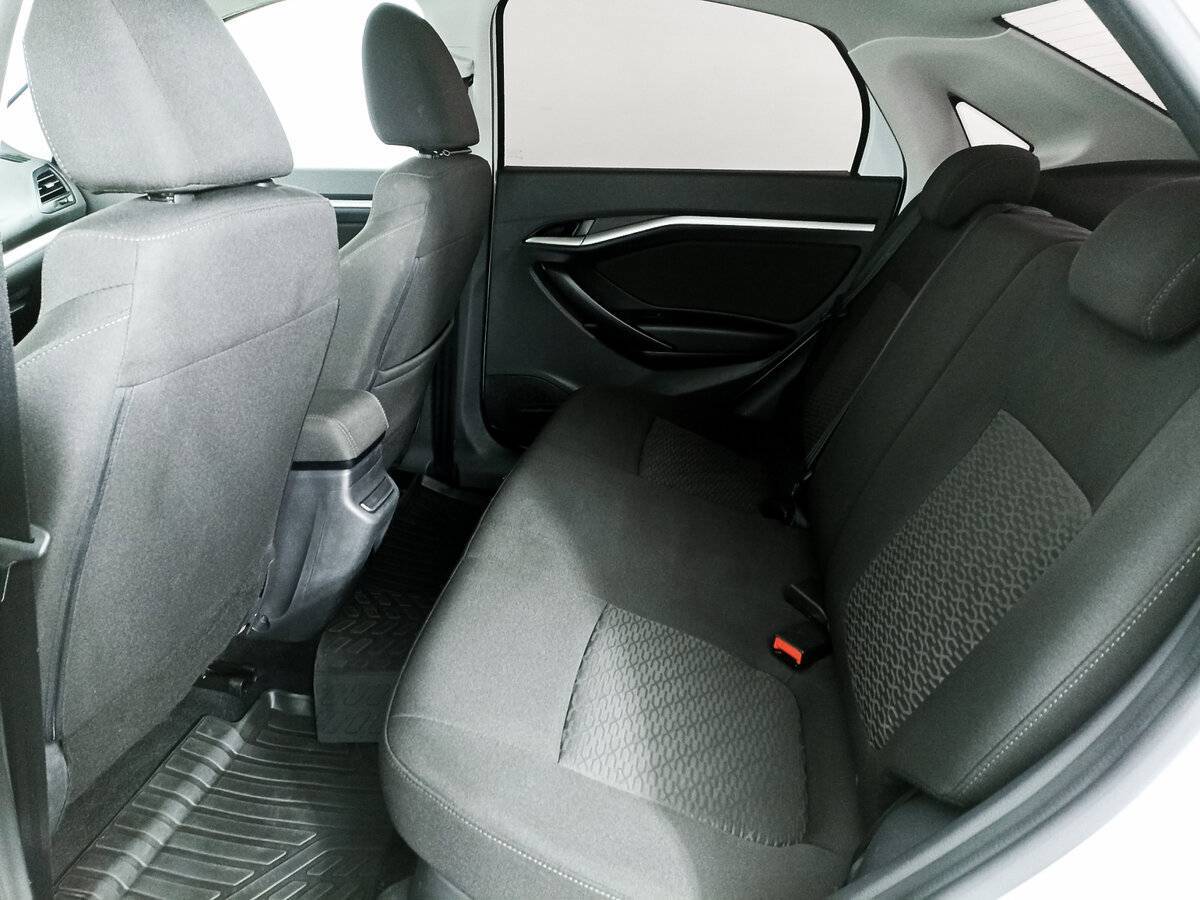 Lada (ВАЗ) Vesta с пробегом — 2021 год. Фото: #11