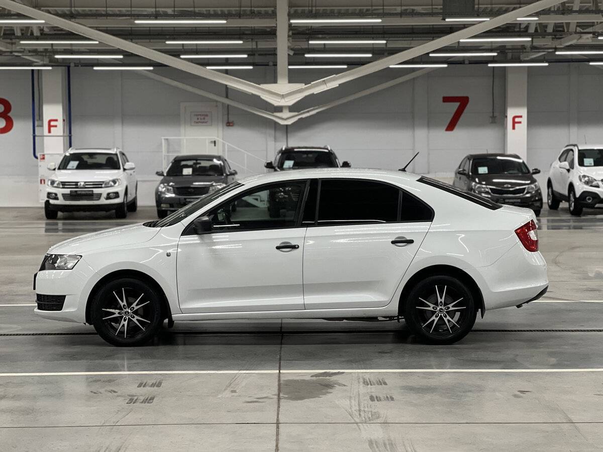 Skoda Rapid с пробегом — 2016 год. Фото: #7