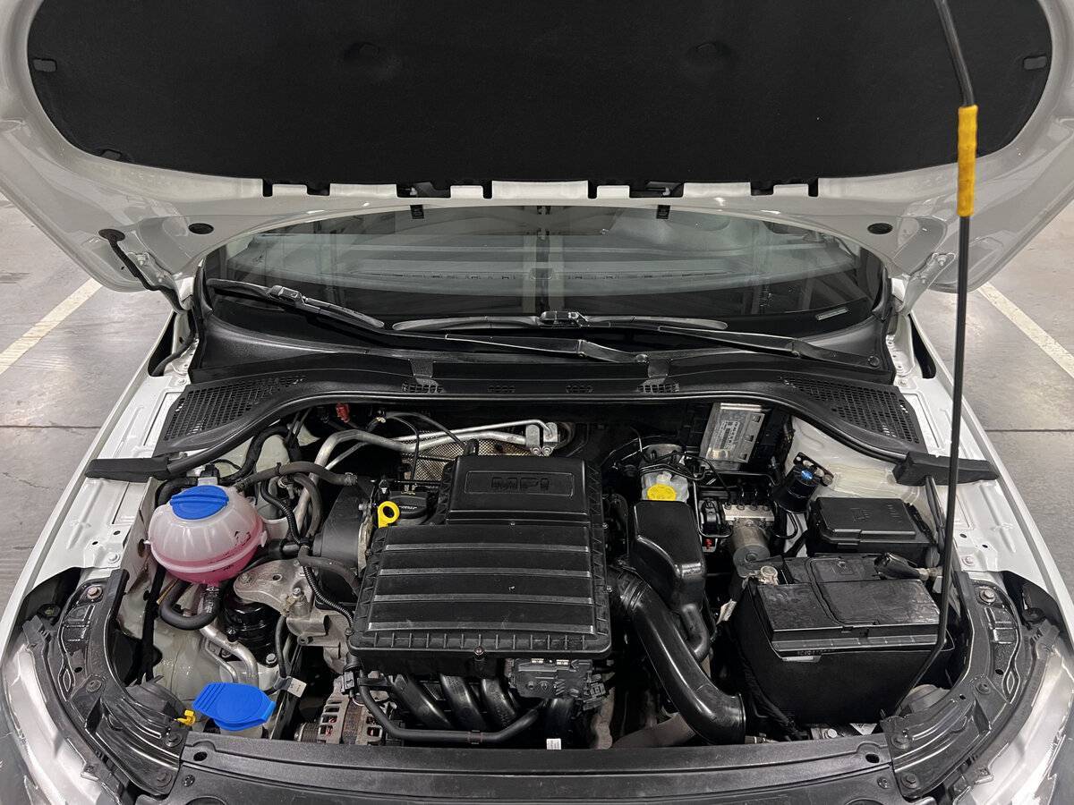 Skoda Rapid с пробегом — 2016 год. Фото: #8