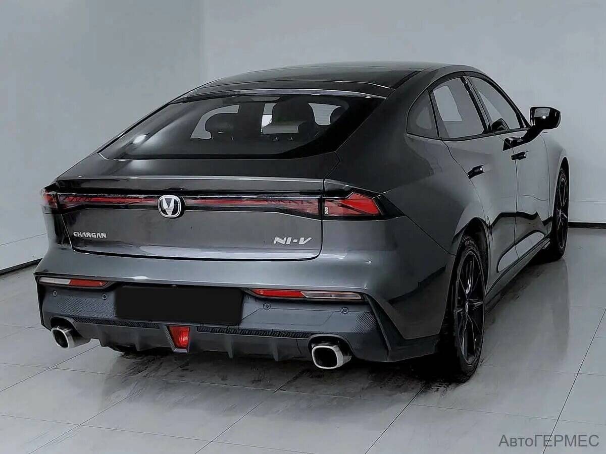 Changan UNI-V с пробегом — 2023 год. Фото: #3