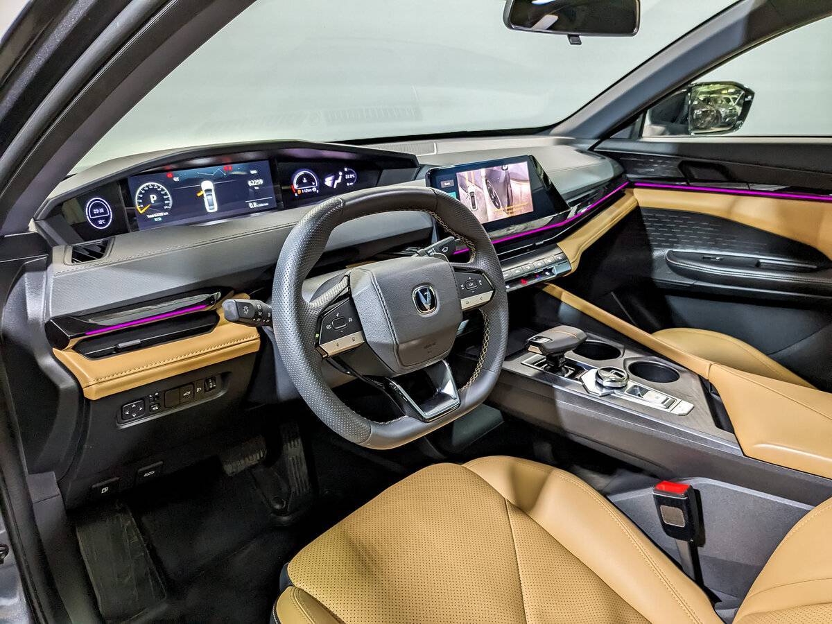 Changan UNI-V с пробегом — 2023 год. Фото: #15