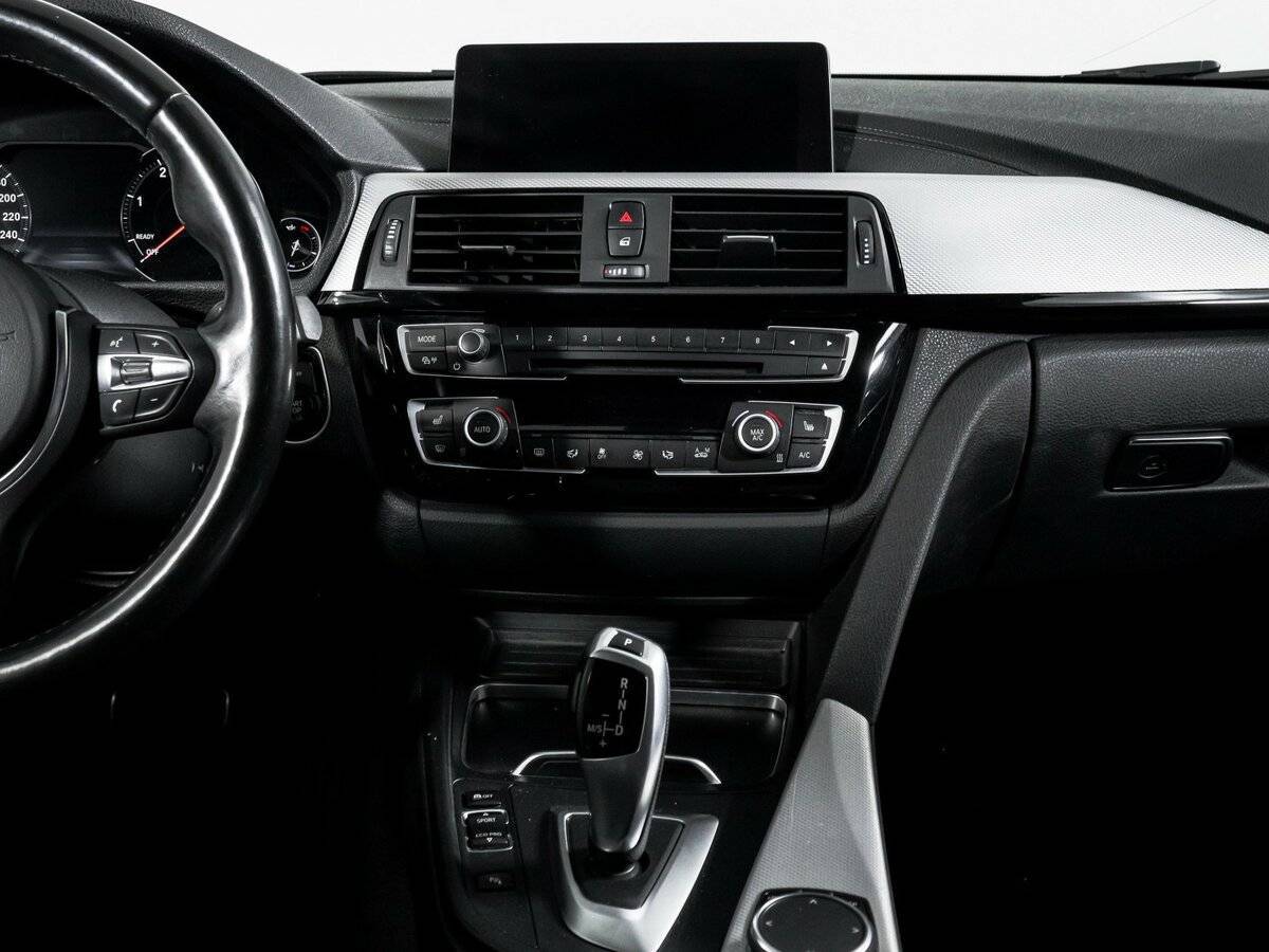 BMW 3 серии с пробегом — 2018 год. Фото: #11