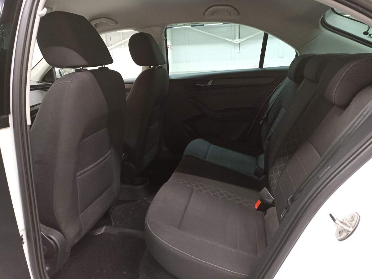 Skoda Rapid с пробегом — 2021 год. Фото: #11