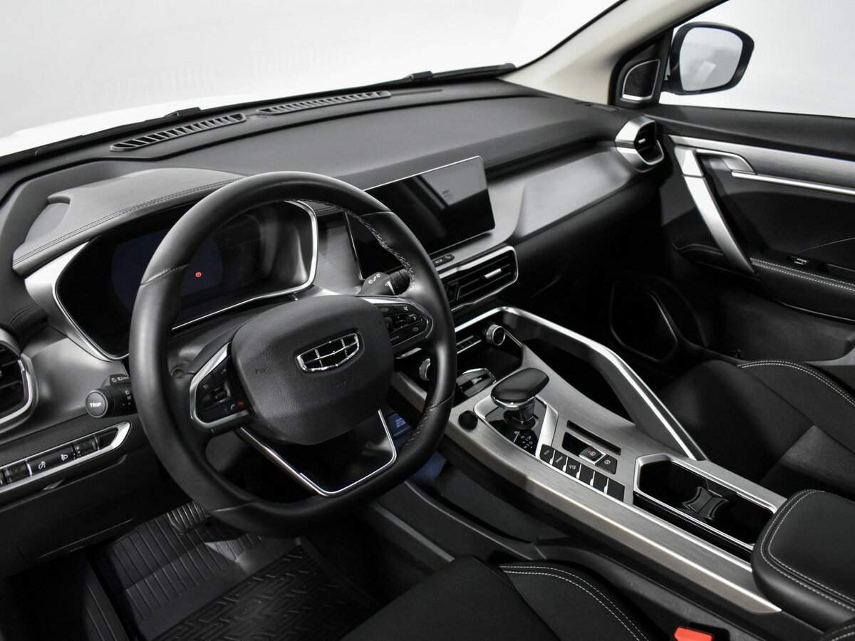 Geely Coolray с пробегом — 2023 год. Фото: #8