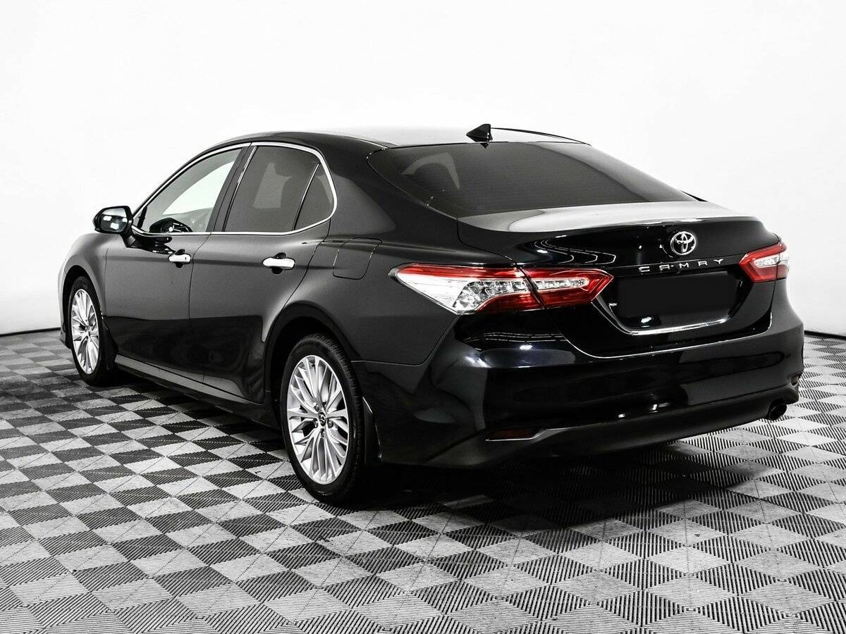 Toyota Camry с пробегом — 2019 год. Фото: #6