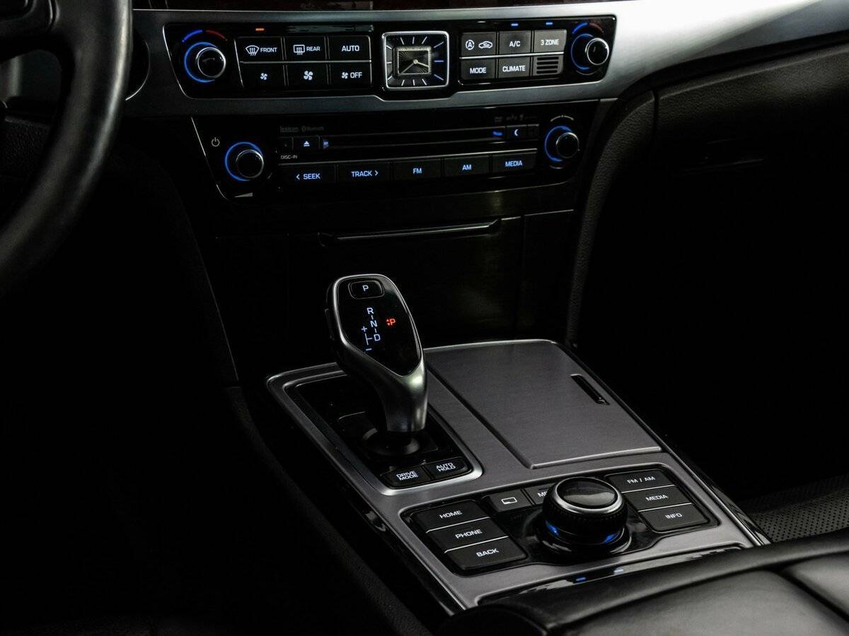 Hyundai Equus с пробегом — 2015 год. Фото: #11