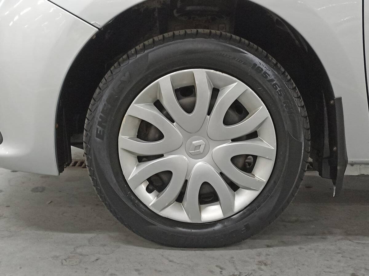 Renault Sandero с пробегом — 2017 год. Фото: #17