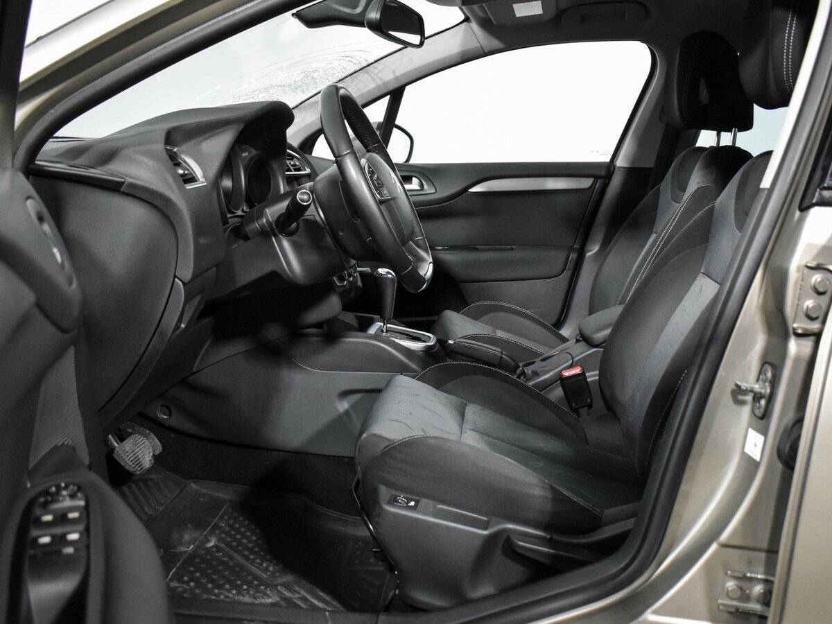 Citroen C4 с пробегом — 2012 год. Фото: #9