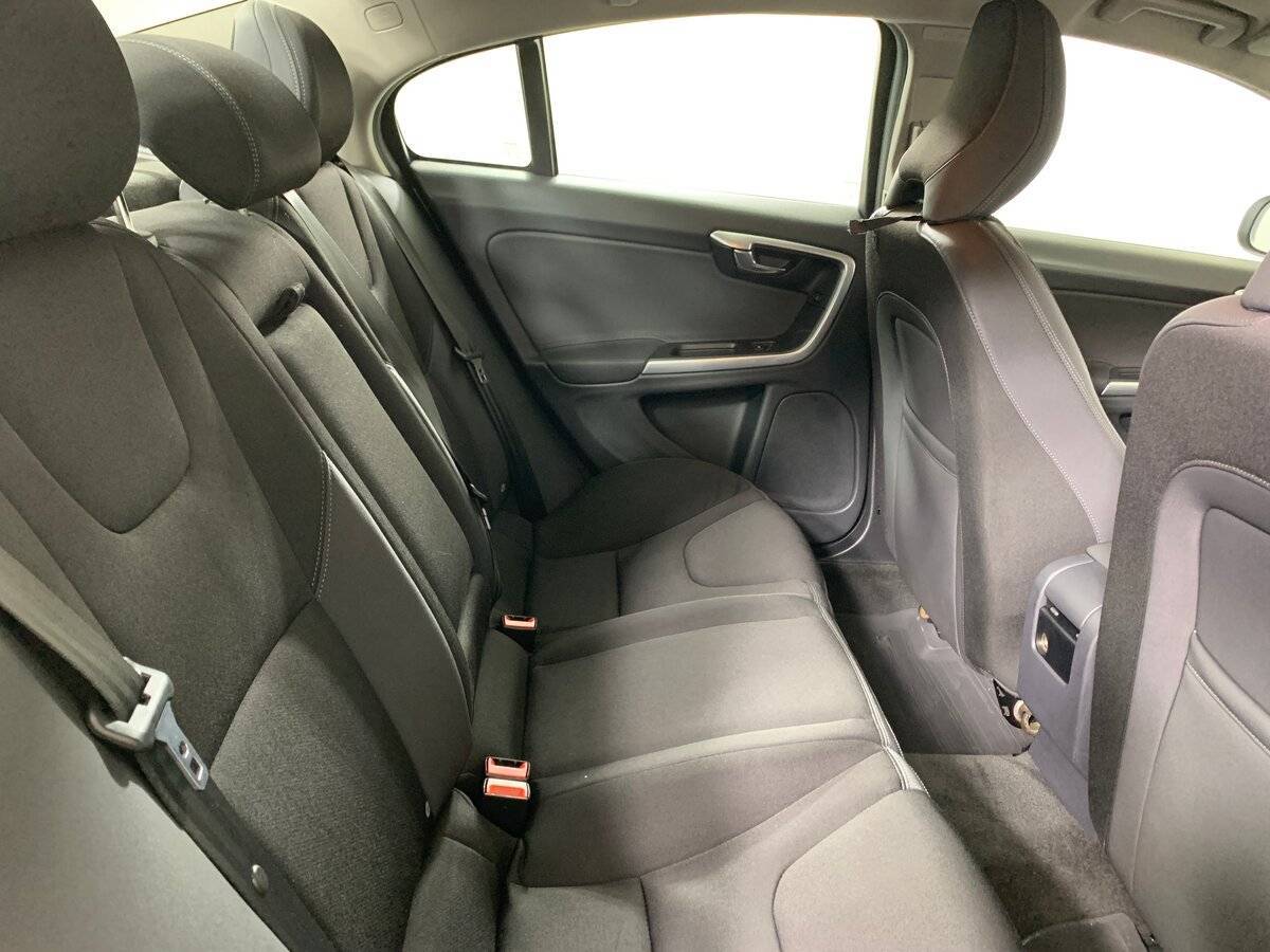 Volvo S60 с пробегом — 2014 год. Фото: #16