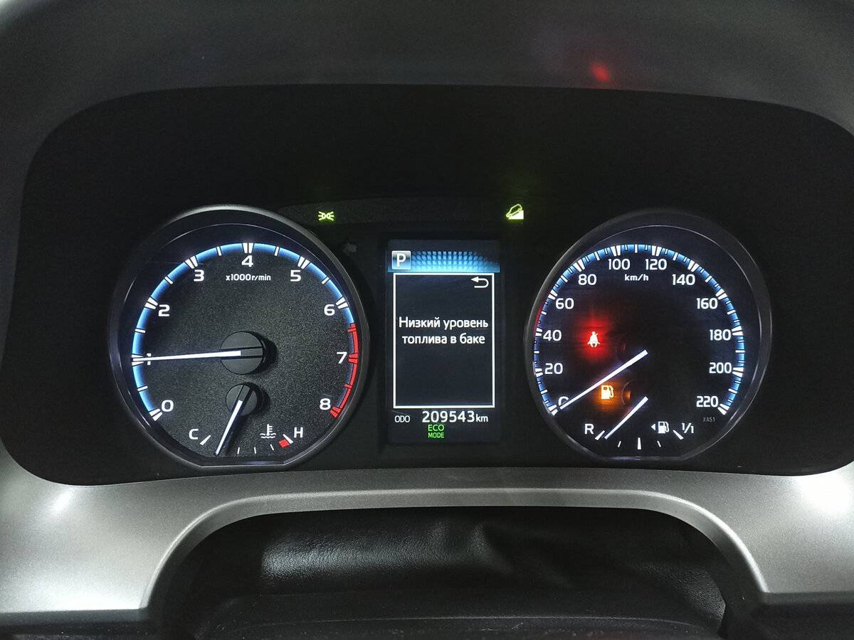 Toyota RAV4 с пробегом — 2017 год. Фото: #12